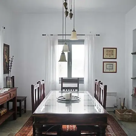 Traditional 3 Bedroom Spathi (Kea)